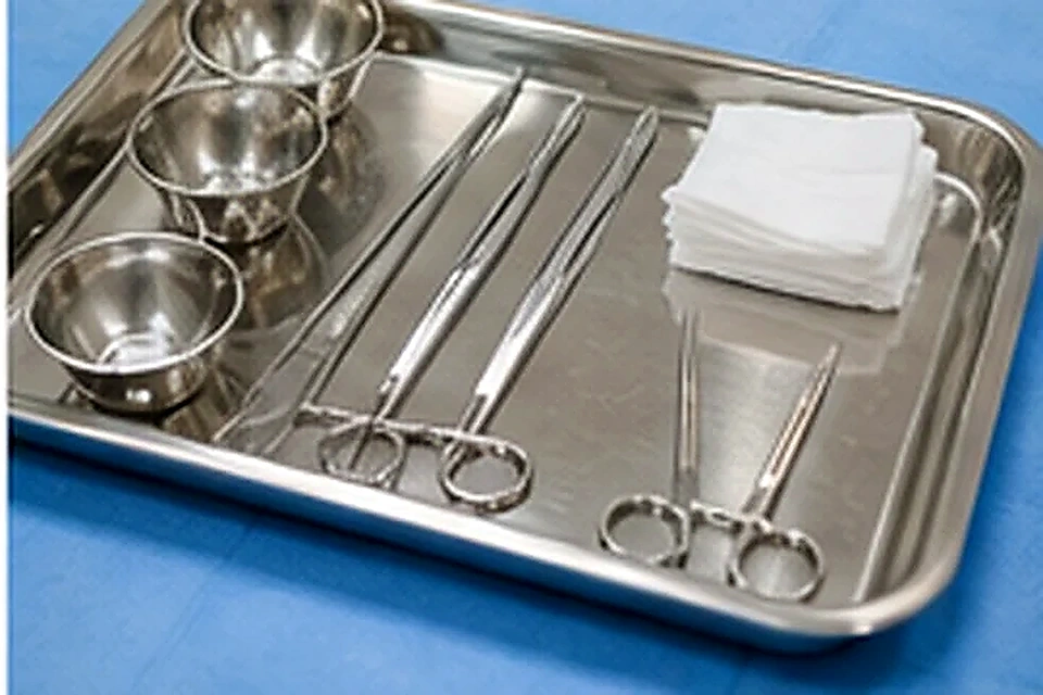 Sterile instrument tray related to Lipoma Treatment at Nadhira Cosmo Clinic, Avadi